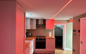 Super Deluxe Apartment